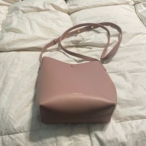 Bucket style bag